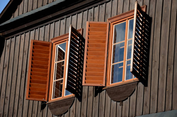 Fensterläden Ablaugen und streichen Kosten
