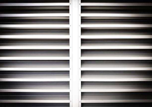 Fensterläden Holz reinigen