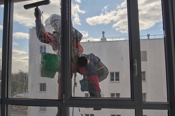 Fensterreinigung bis 12 m Höhe – Sicher und streifenfrei mit Swiss-PS Reinigung